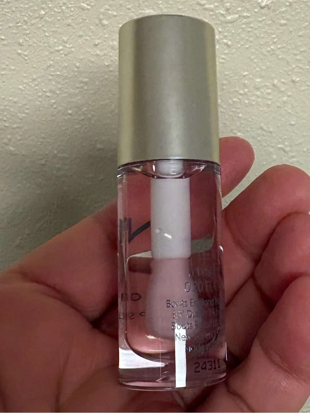No7 Pro Artist Lip Oil - STRAWBERRY GLAZE Brand New Never Used.